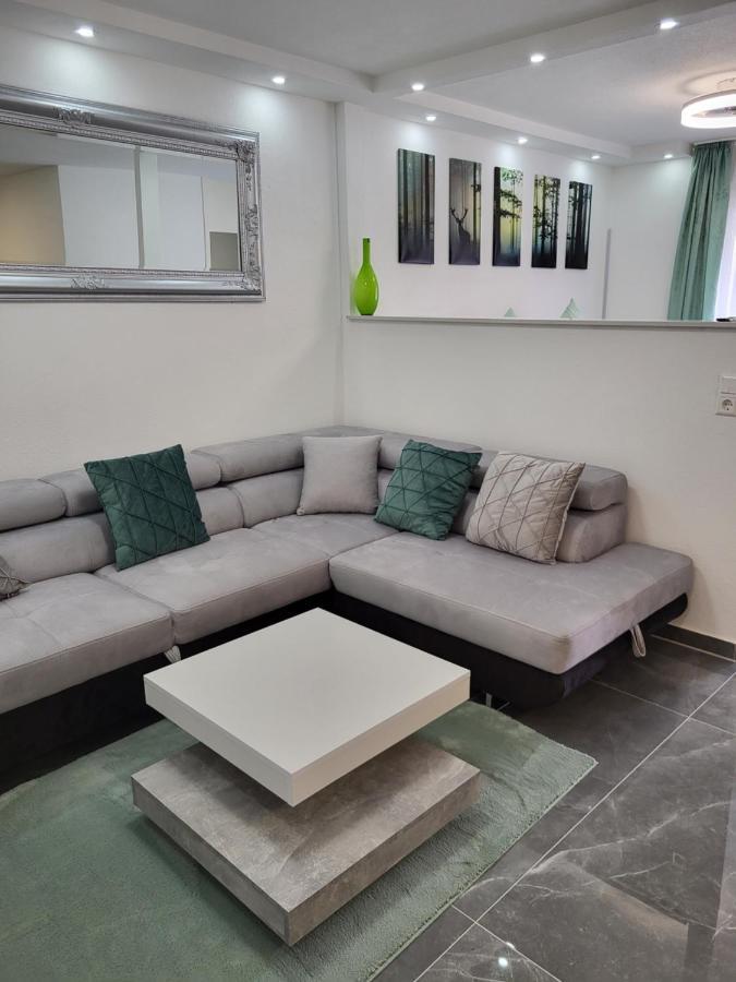 אנצקלושטרלה Schwarzwaldsuite Mit Panorama Waldblick מראה חיצוני תמונה