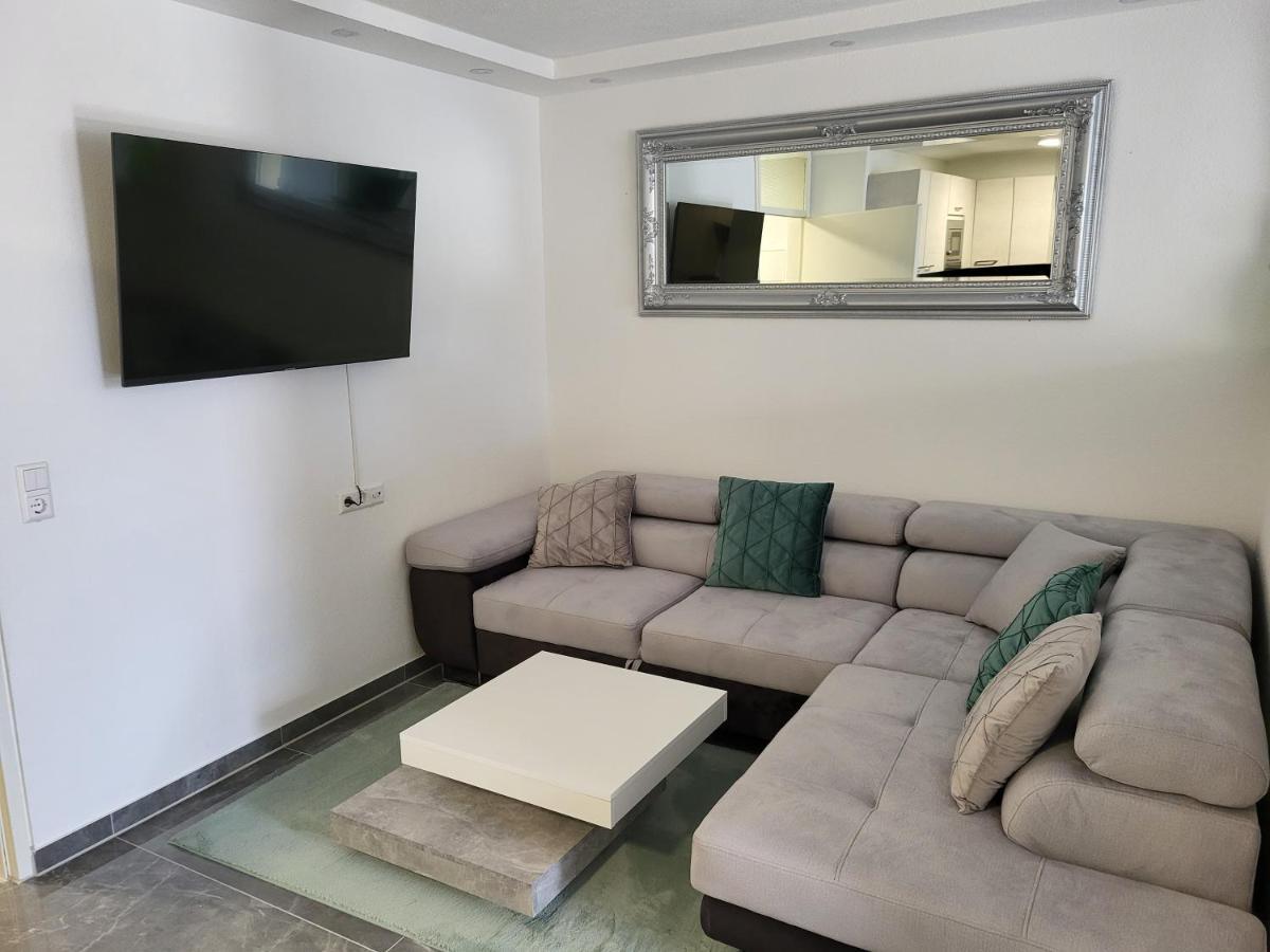 אנצקלושטרלה Schwarzwaldsuite Mit Panorama Waldblick מראה חיצוני תמונה