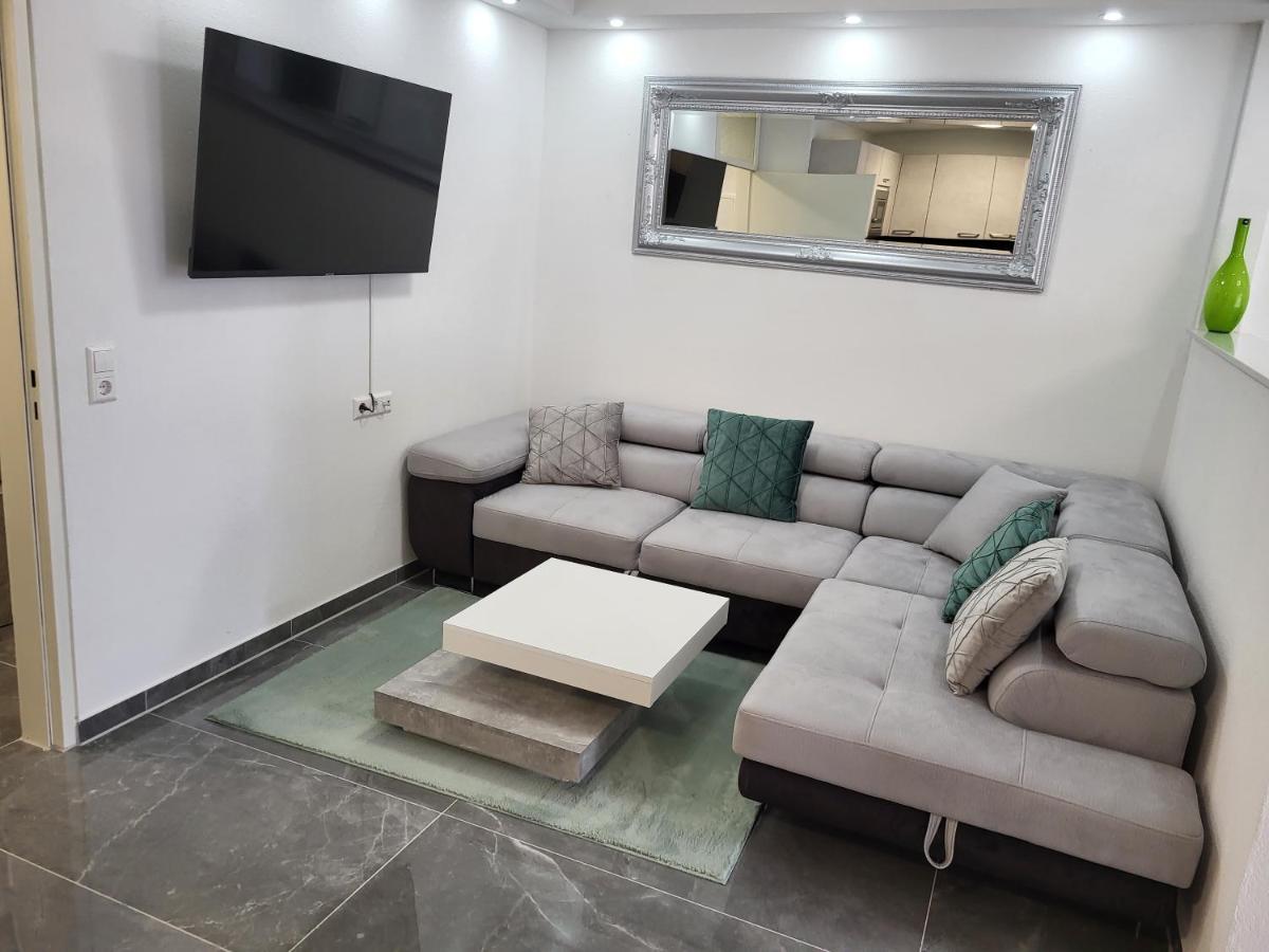 אנצקלושטרלה Schwarzwaldsuite Mit Panorama Waldblick מראה חיצוני תמונה