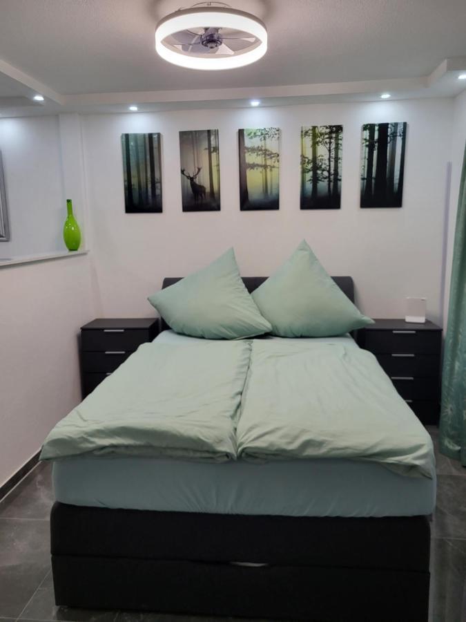 אנצקלושטרלה Schwarzwaldsuite Mit Panorama Waldblick מראה חיצוני תמונה